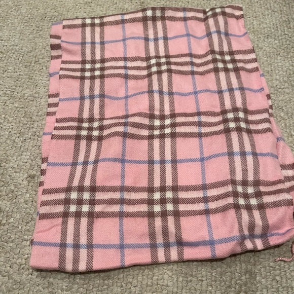 Burberry scarf - Picture 2 of 4